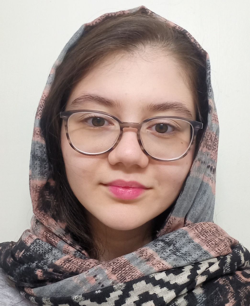 سروناز هوشیار